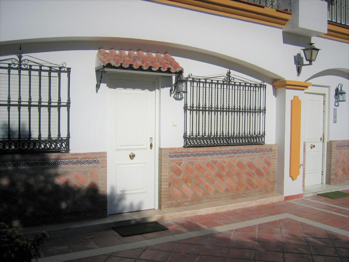 Apartamentos La Libertad Estepona Exteriör bild