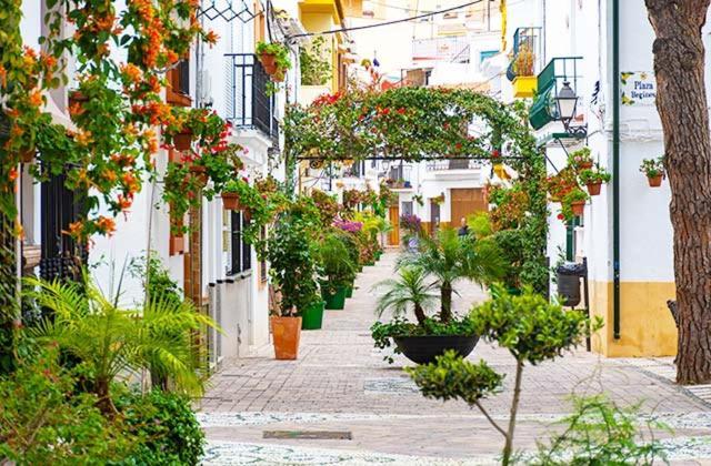 Apartamentos La Libertad Estepona Exteriör bild